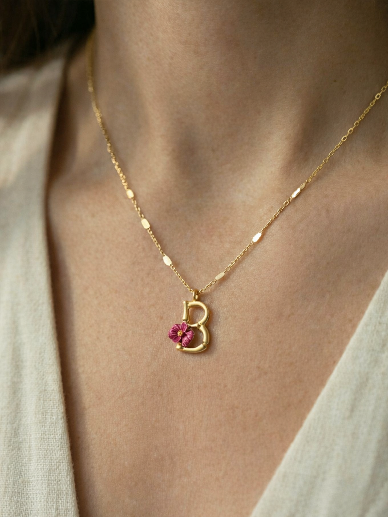 Blossom Letter B Harfi Begonya Kolye Ucu