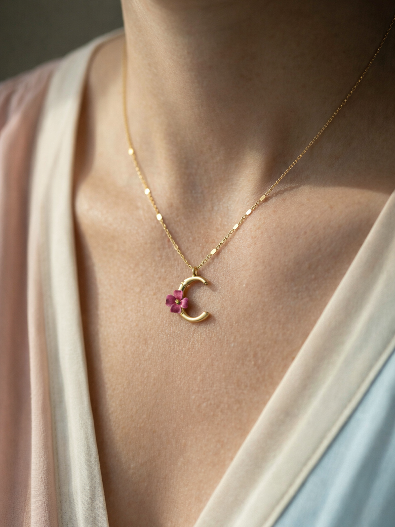 Blossom Letter C Harfi Cam Güzeli Kolye Ucu