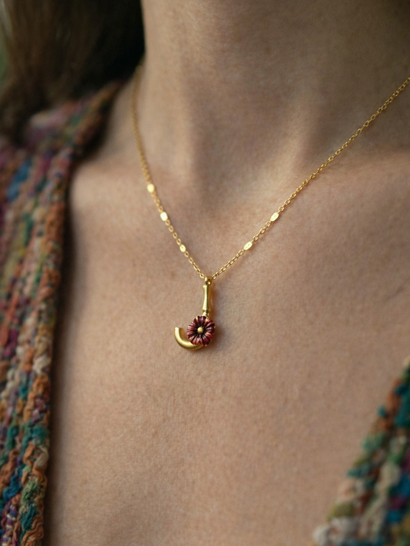 Blossom Letter J Harfi Japon Gülü Kolye