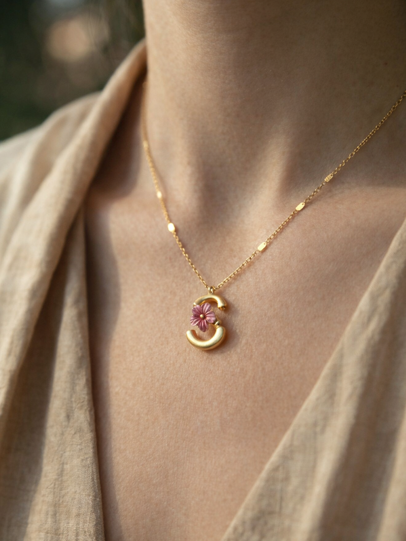 Blossom Letter S Harfi Sardunya Kolye