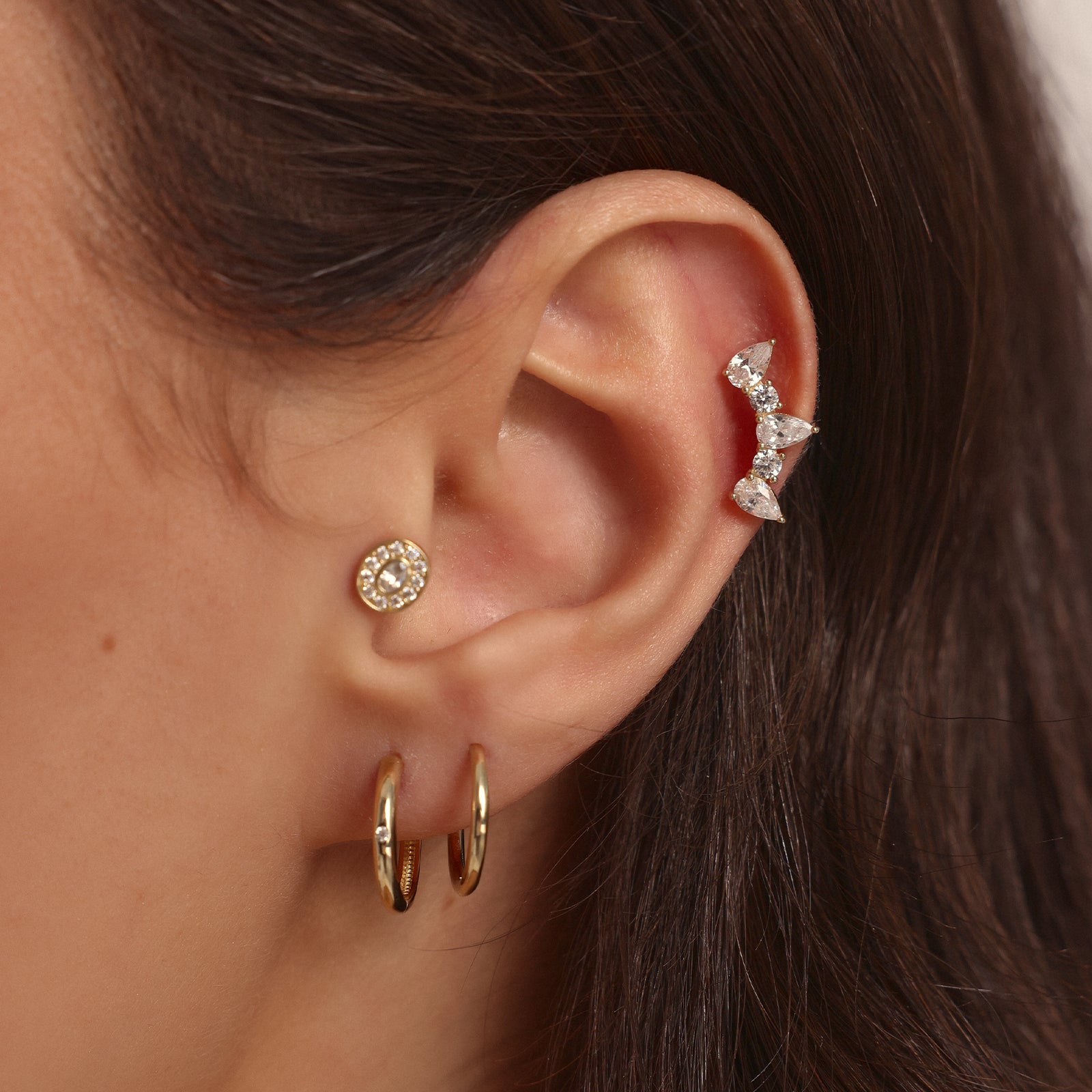 Oval Taşlı Altın Tragus Piercing