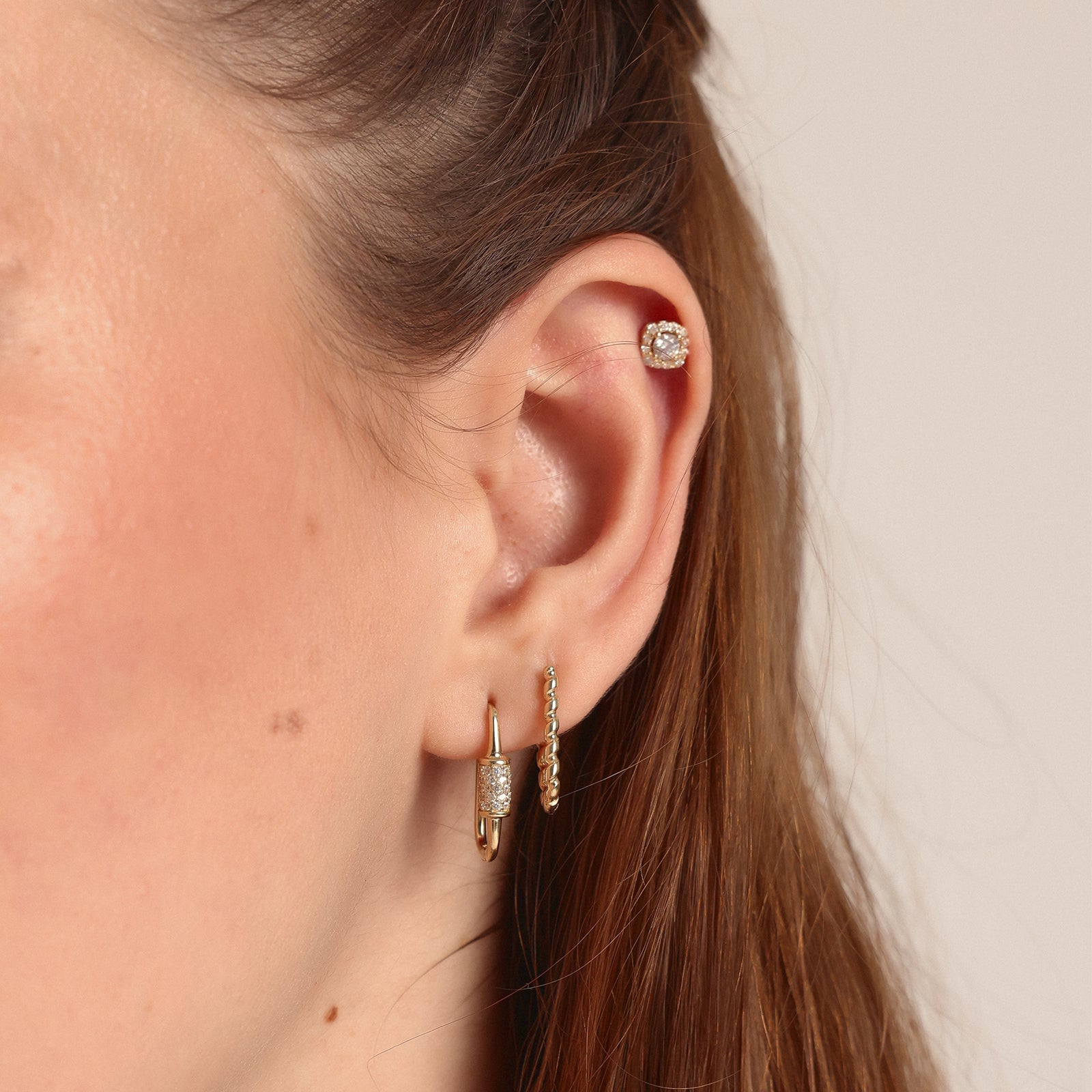 Taşlı Altın Tragus Piercing
