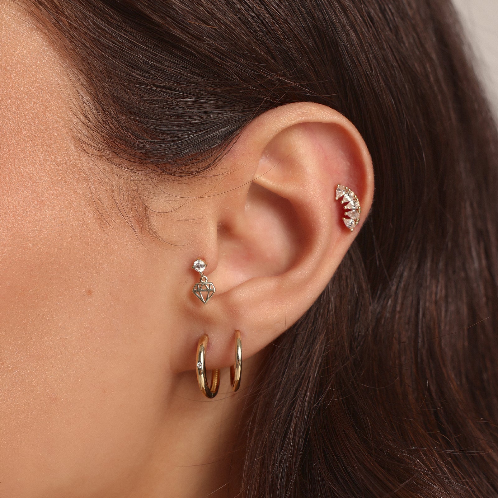 Taşlı Sallantılı Altın Tragus Piercing