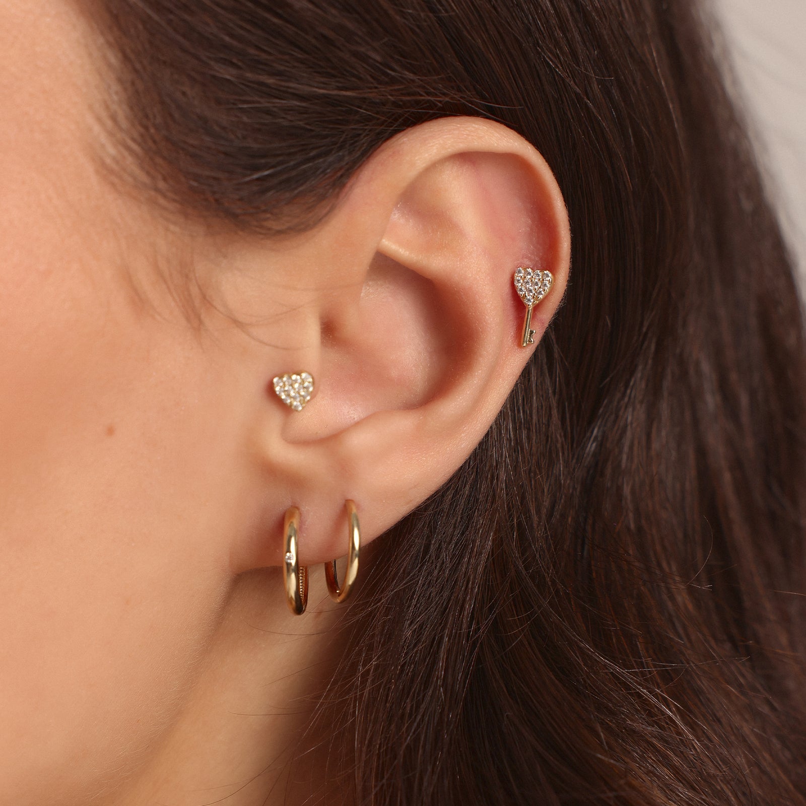 Taşlı Kalp Kilidi Altın Tragus Piercing