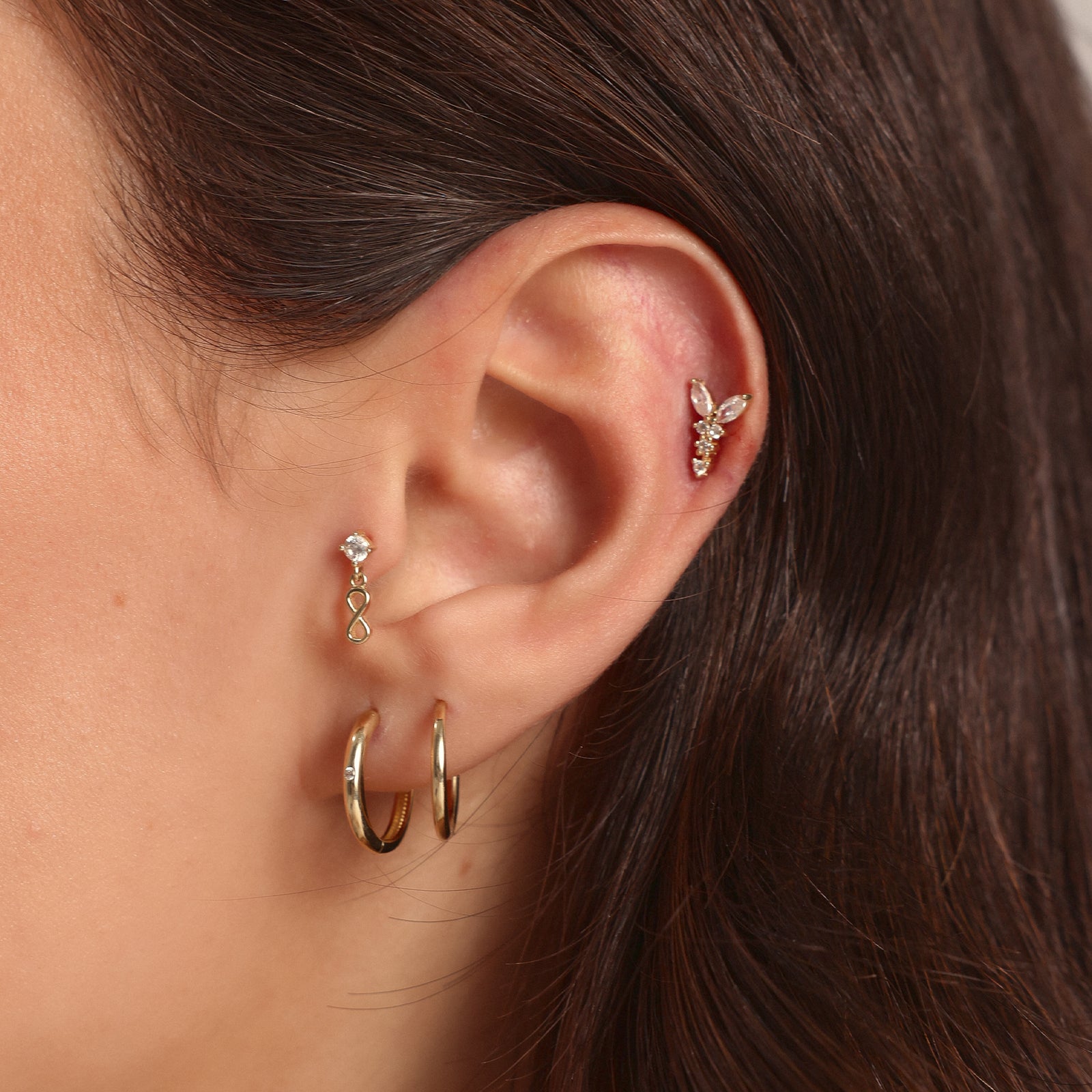 Taşlı Sallantılı Sonsuzluk Altın Tragus Piercing