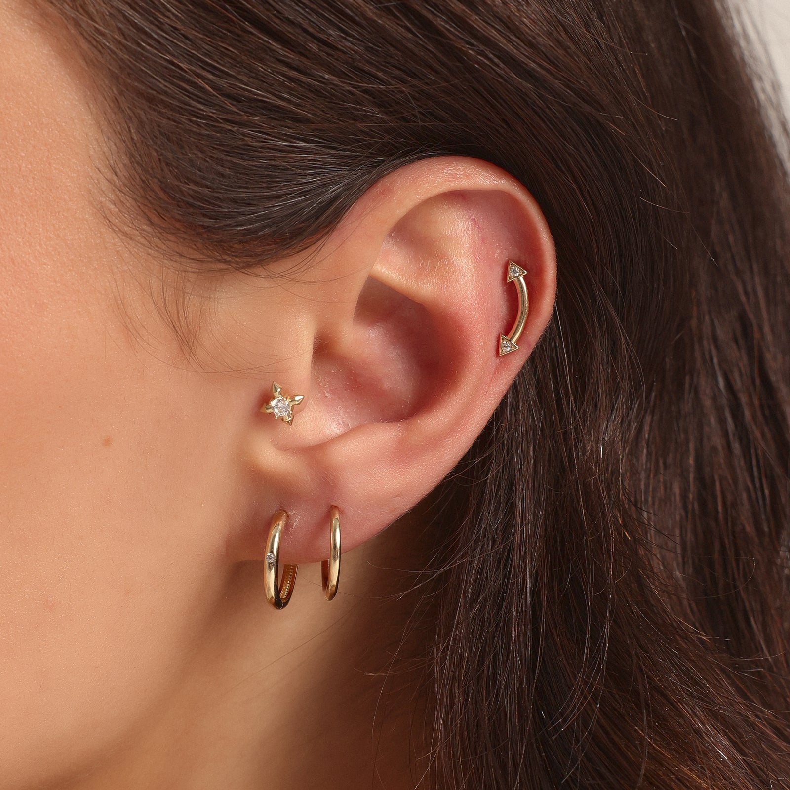 Taşlı Üçgen Ok Altın Tragus Piercing