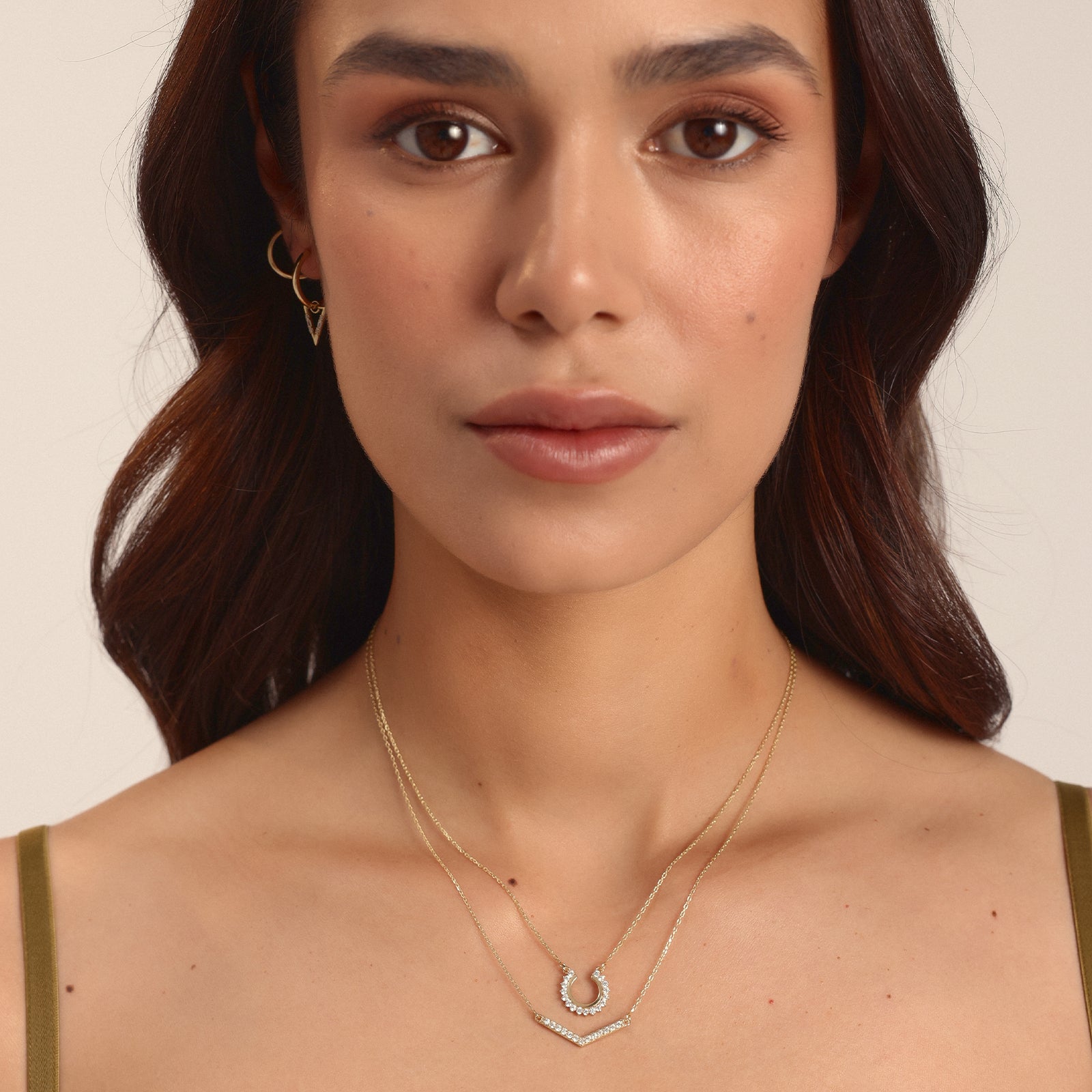 Taşlı V Model Altın Kolye